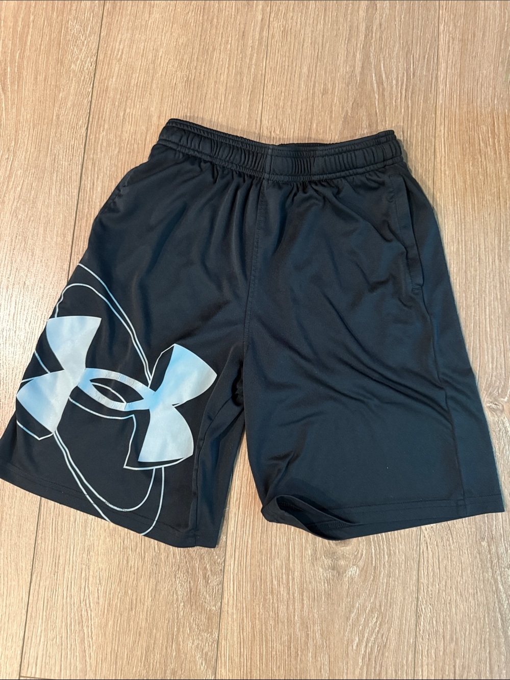 ((3 PIECE)) NIKE AND UNDER ARMOUR BOYS SHORTS BUNDLE SIZE MEDIUM RED AND BLACK - Picture 4 of 4